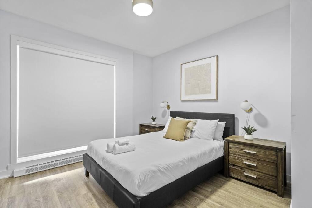 Stylish 2 Bedroom Haven By Jean Talon Market Montreal Ngoại thất bức ảnh
